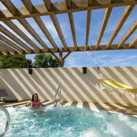 4* : Mobil Premium 33 M² A 200m De La Et Centre Kemping Narbonne-Plage